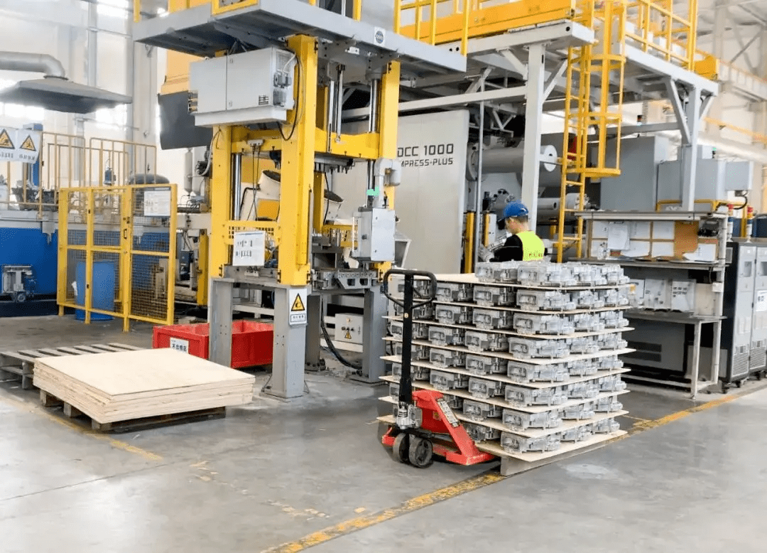 压铸工艺示意图